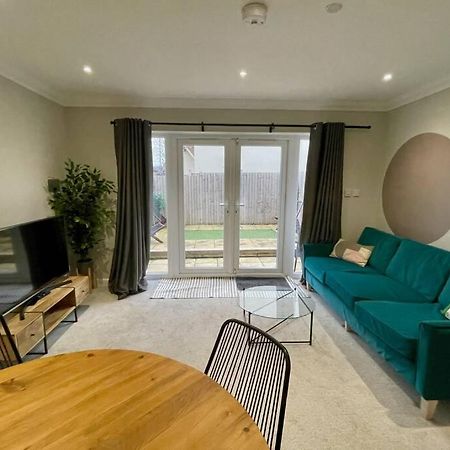 Stylish Modern Two Bedroom Apartment With Garden Cardiff Dış mekan fotoğraf