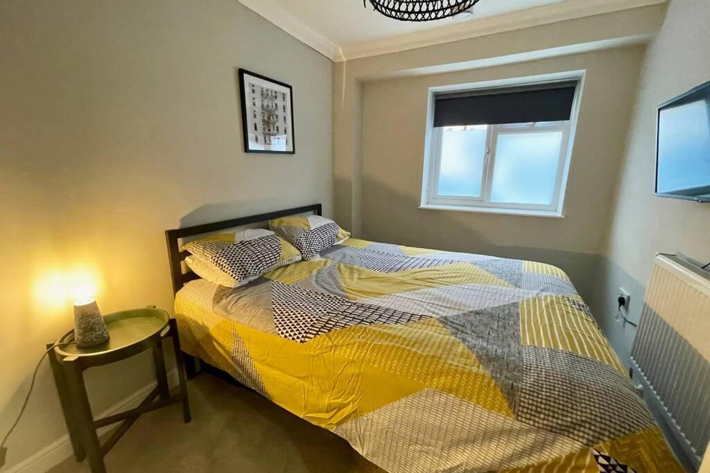 Stylish Modern Two Bedroom Apartment With Garden Cardiff Dış mekan fotoğraf